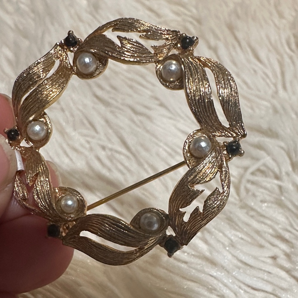 Vintage Gold and Pearl Brooch